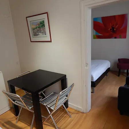 Studio Francs Bourgeois Apartment *